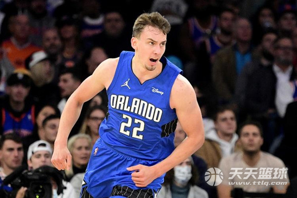 边锋顺势前 边锋顺势前